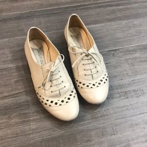Boutique 9 genuine leather Oxford